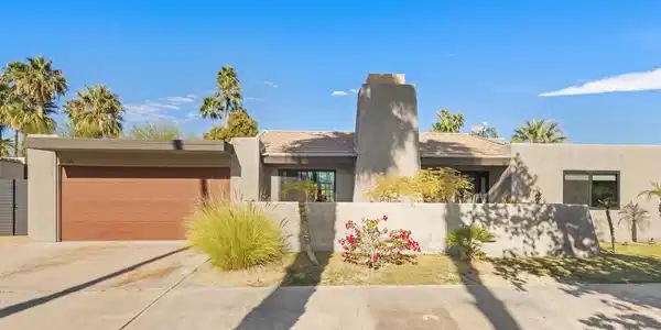1056 E Vista Chino