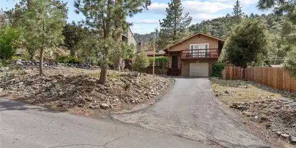 5203 Desert View Drive