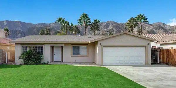 51225 Avenida Velasco