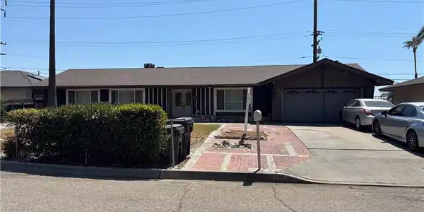 26037 E Edgemont Drive