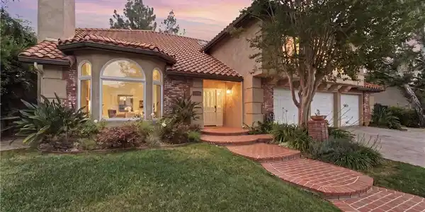 5620 Middle Crest