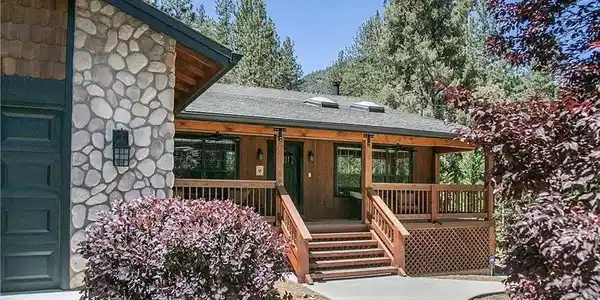 1709 Lassen Way