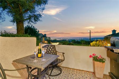 1041 S Daybreak Court