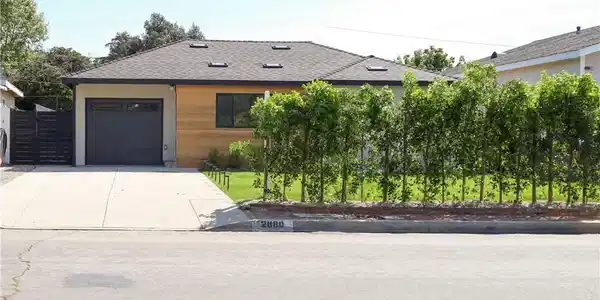2880 Foss Avenue