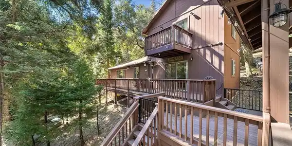 330 Canyon Drive