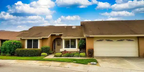 40019 Village 40