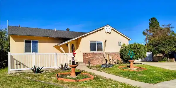 633 Maple Way