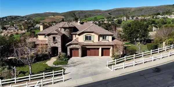 3971 Hollow Ridge Court