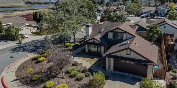 817 Vista Del Brisa