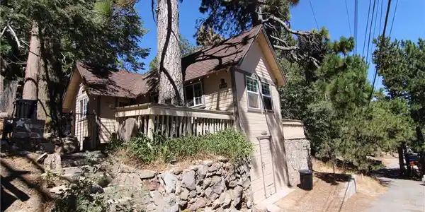 1109 Scenic Way