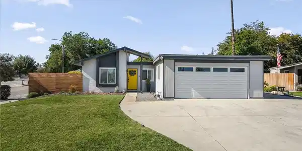 6826 Coral Court