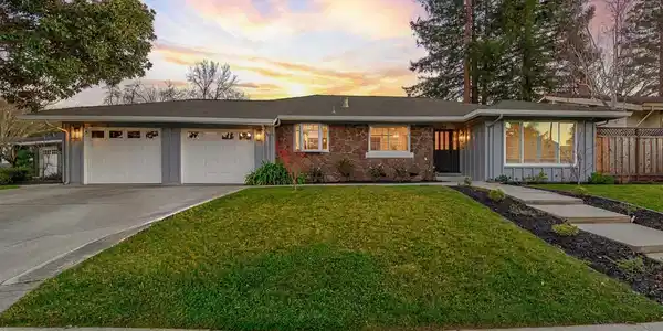 287 Waterman Ct