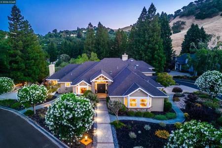 70 Ridgecrest Ct