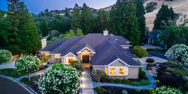70 Ridgecrest Ct