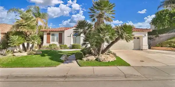 5421 Moonshadow Street