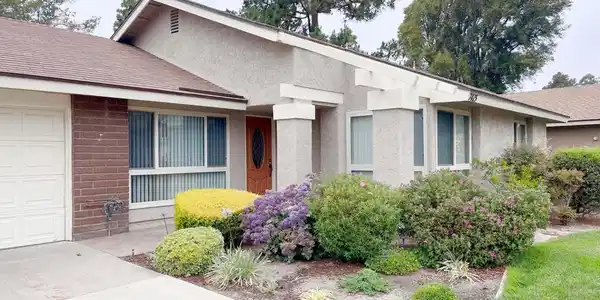 7415 Village 7