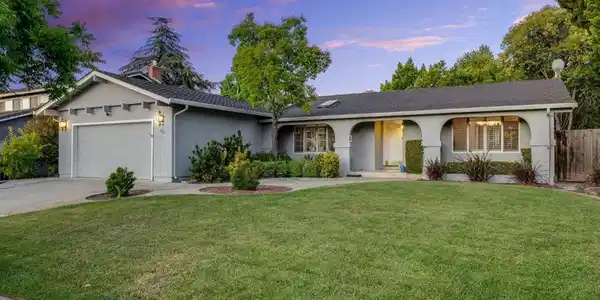 6182 Calle Del Conejo