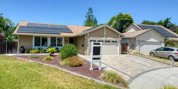 6055 Emlyn Court