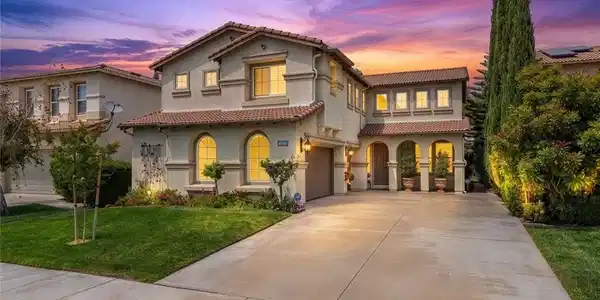 46016 Paseo Gallante