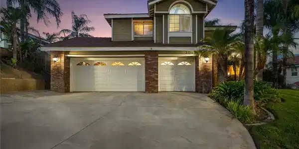 3720 Ridge Line