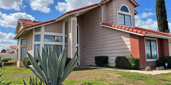 2560 E Avenue R12