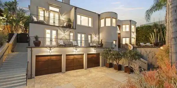 7950 Avenida Kirjah