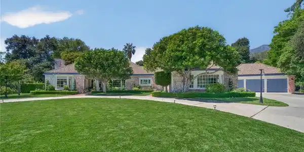 1437 Carmelita Place