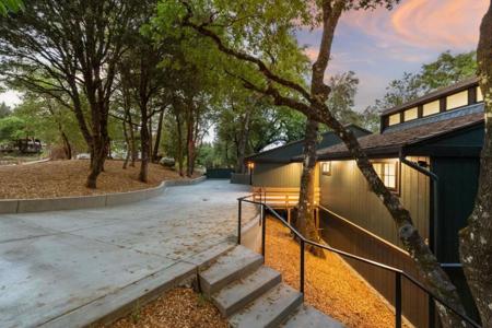 18319 Las Cumbres Road