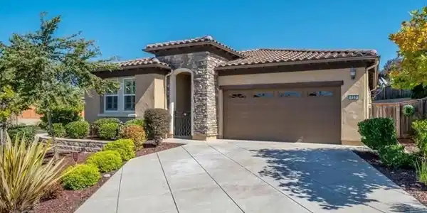 715 Sage Crest