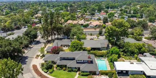 1915 Canyon Close Road