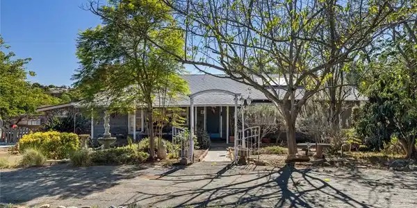 1555 Hillcrest