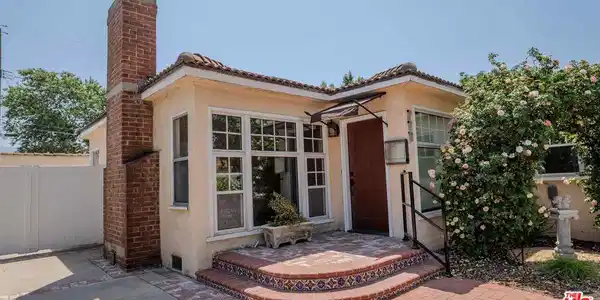 830 N Griffith Park Drive