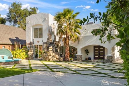 1290 E Woodbury