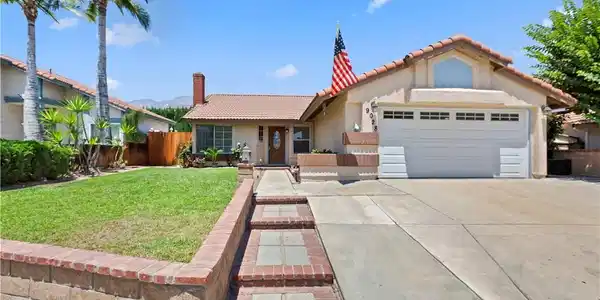9028 La Verne