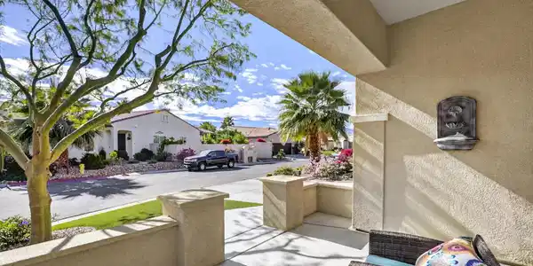 39073 Calle Animado