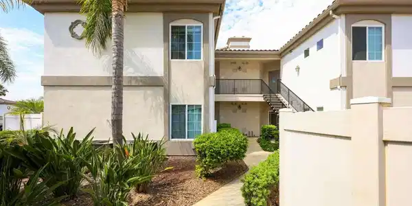 2724 Lake Pointe Drive