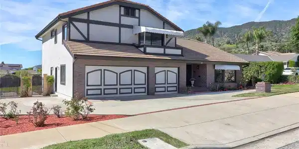 605 Live Oak Avenue
