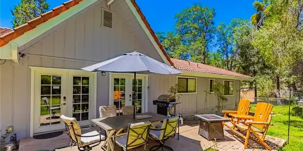 42395 Maples Lane