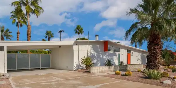 302 E Racquet Club Road