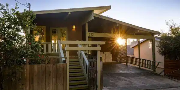 733 Crane Boulevard
