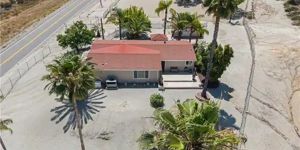 22635 Juniper Flats