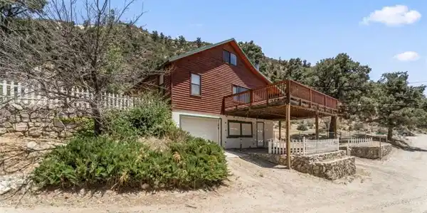 910 Manita Trail
