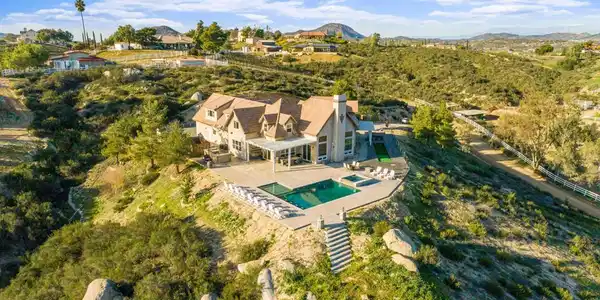 38975 Vista Dawn Court
