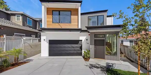 61 HILLTOP Drive