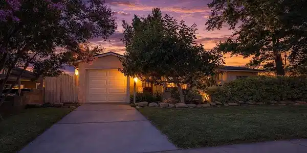 4906 N E