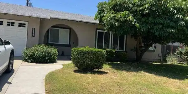 9827 Estacia Court