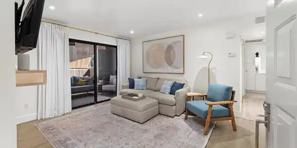 12019 Alta Carmel