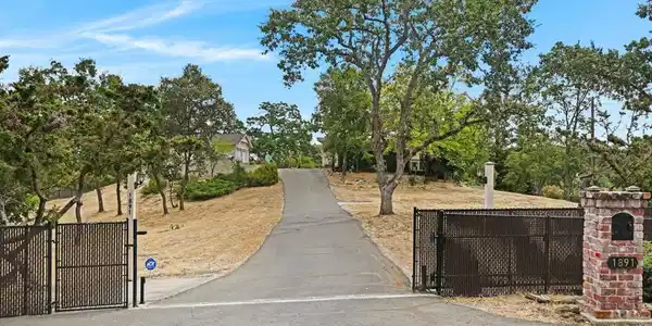 1891 Meadow Lane