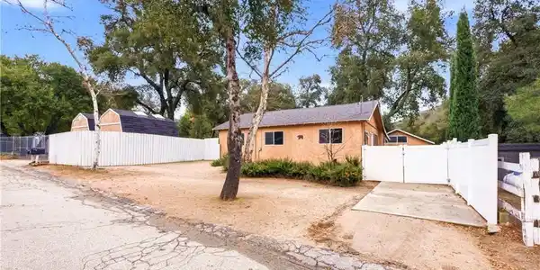39608 Calle Cascada