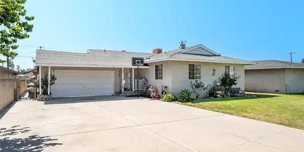 117 N Morada Avenue